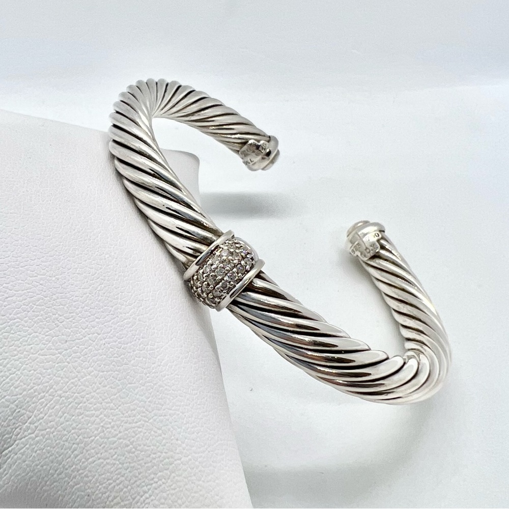 David Yurman 7mm Cable Classics Station Bracelet With 18k White Gold & Diamonds - Picture 10 of 14